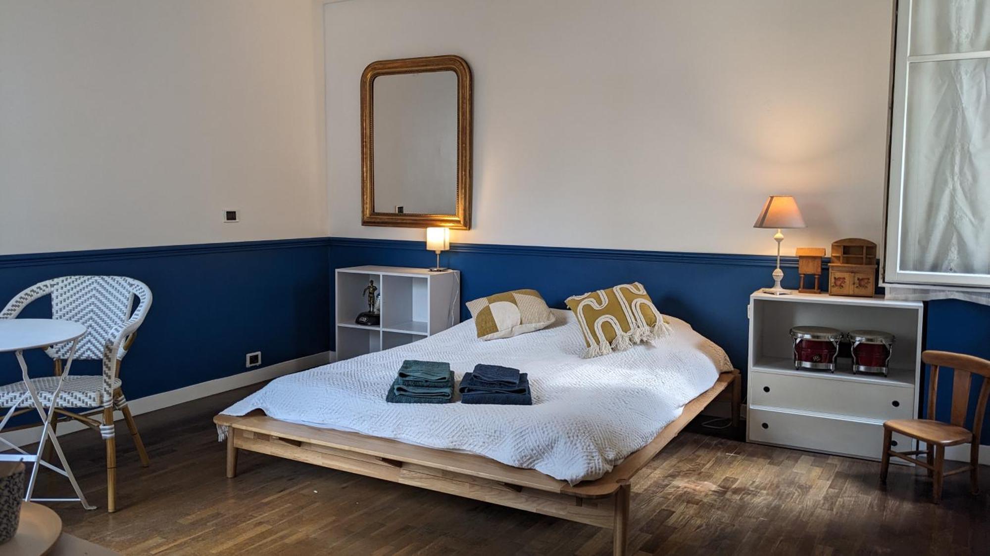 D'hotes Calmes Sur Jardin Batignolles Parijs